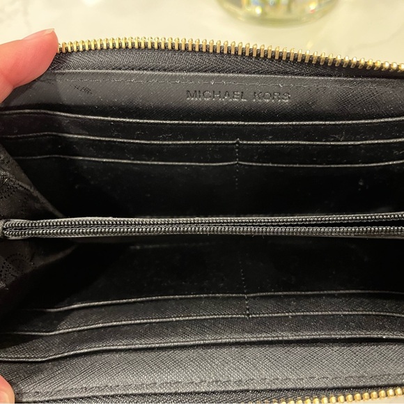 Michael Kors Black and White Striped Clutch Wallet (NEW) - Picture 4 of 9